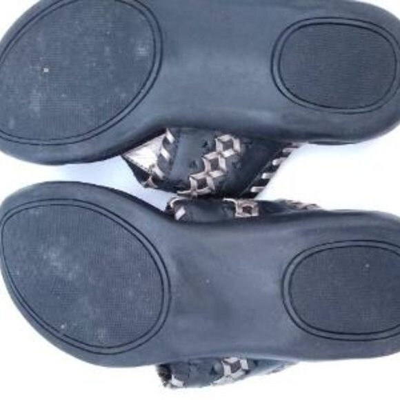 Array Moki Medallion Leather Thong Sandal Black Women's sz 6.5 - Picture 5 of 6